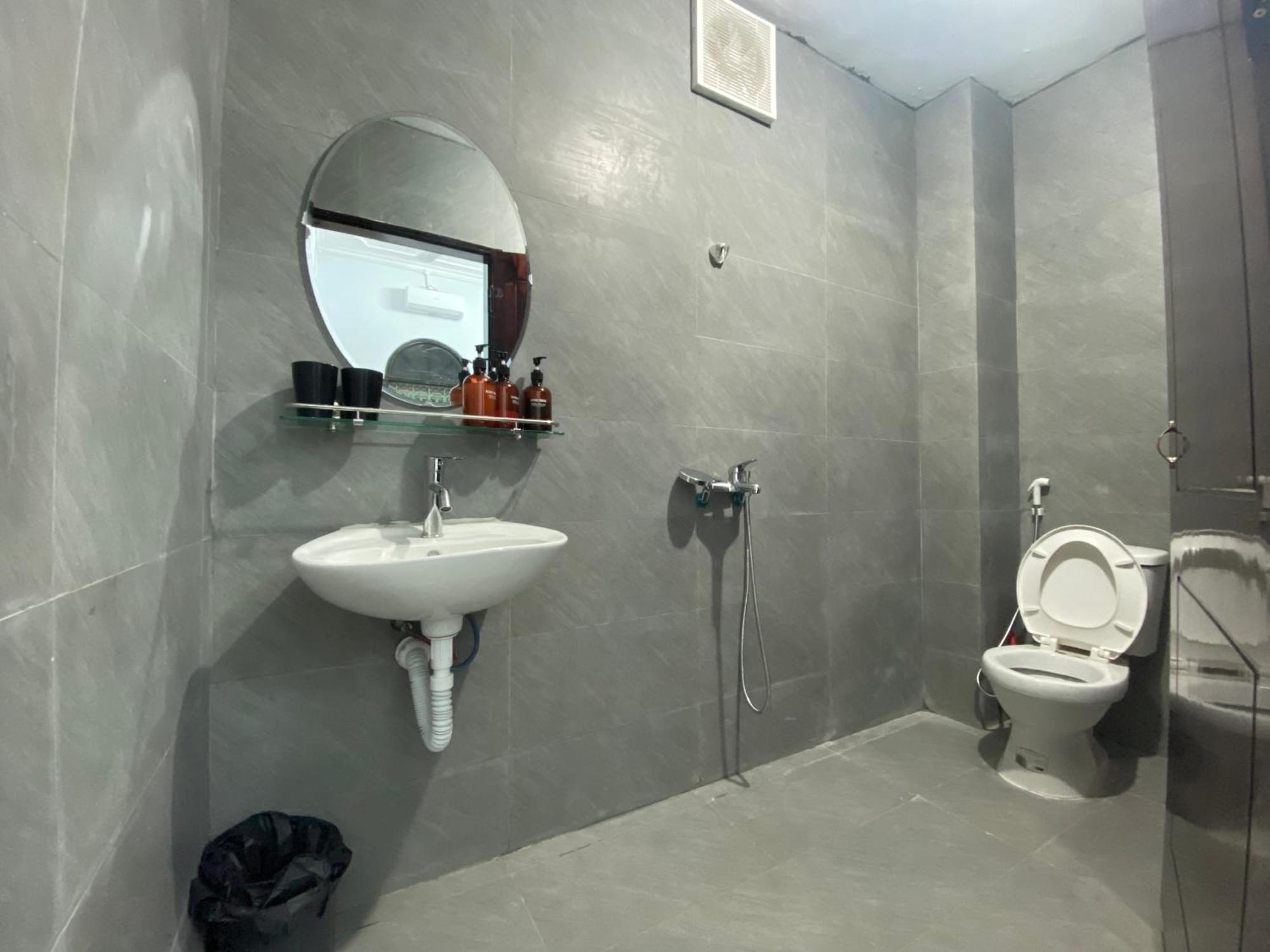 Hanoi Avana Homestay Long Bien Exterior photo